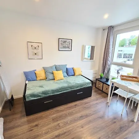 Studio Chaleureux Et Elegant En Hyper Centre De Avec Vue Sur La Porte De Mons Et La Place Vauban *